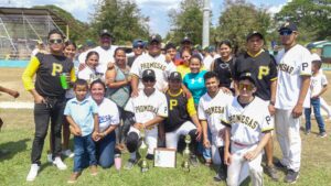 En una aceptable presentación de los equipos triunfeños se llevó a cabo el campeonato nacional en el diamante Celeo Arias Moncada quien desde el viernes recibió a los peloteros de la bola chica